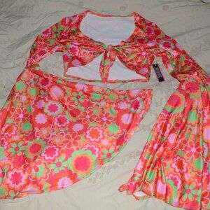 NWT 70s Flower Crop Top